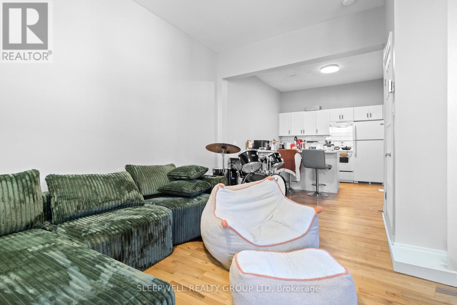 389 DALY AVENUE - 28