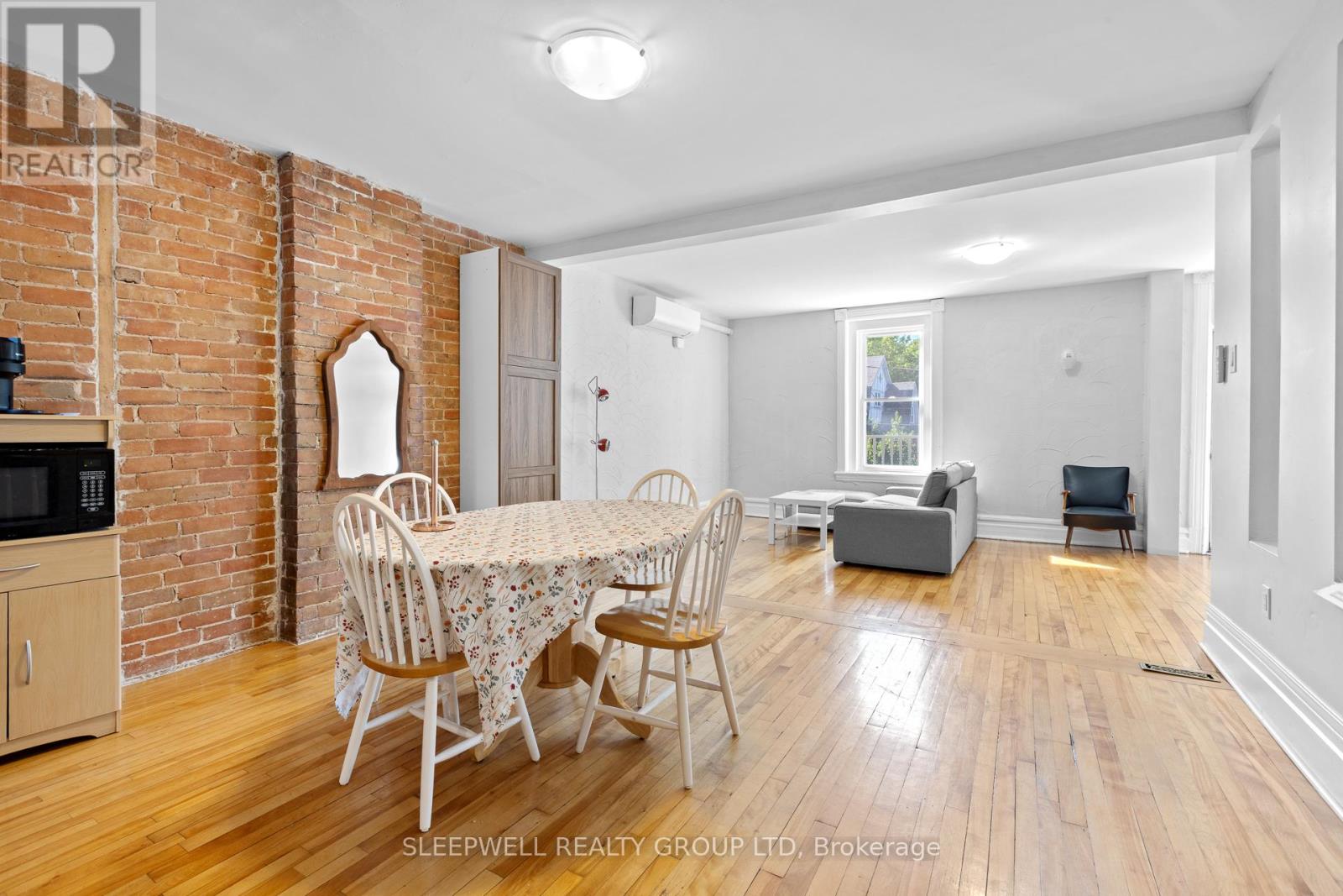 389 DALY AVENUE - 4