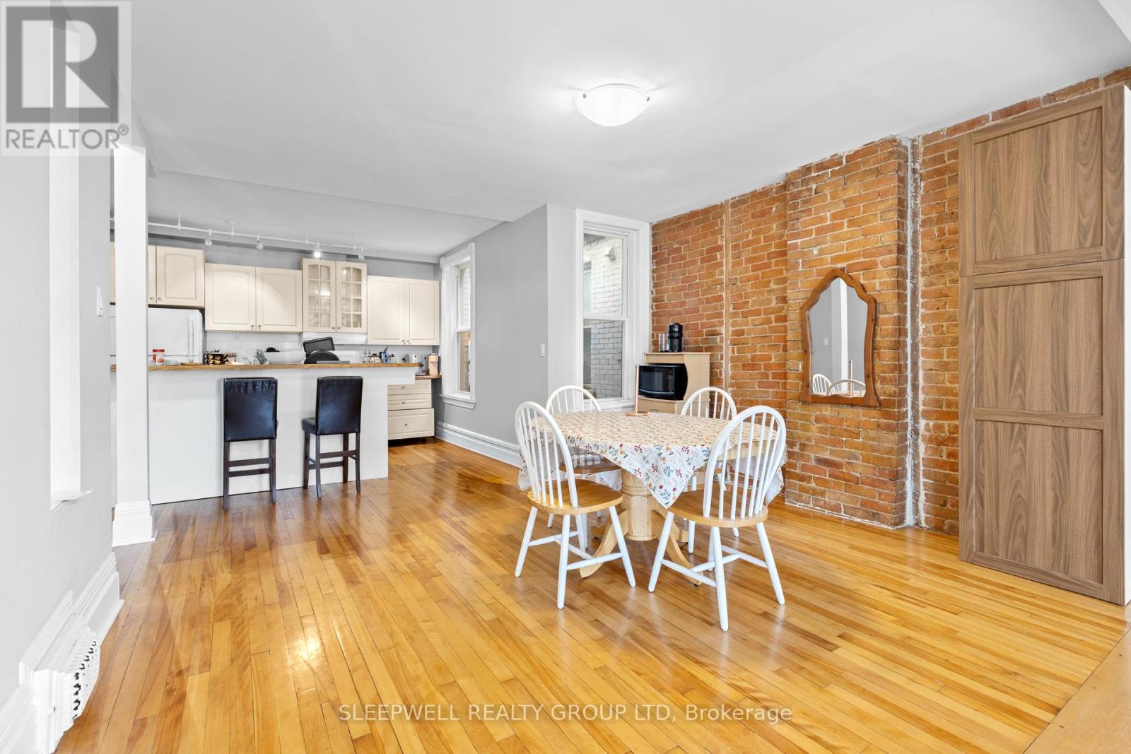 389 DALY AVENUE - 5