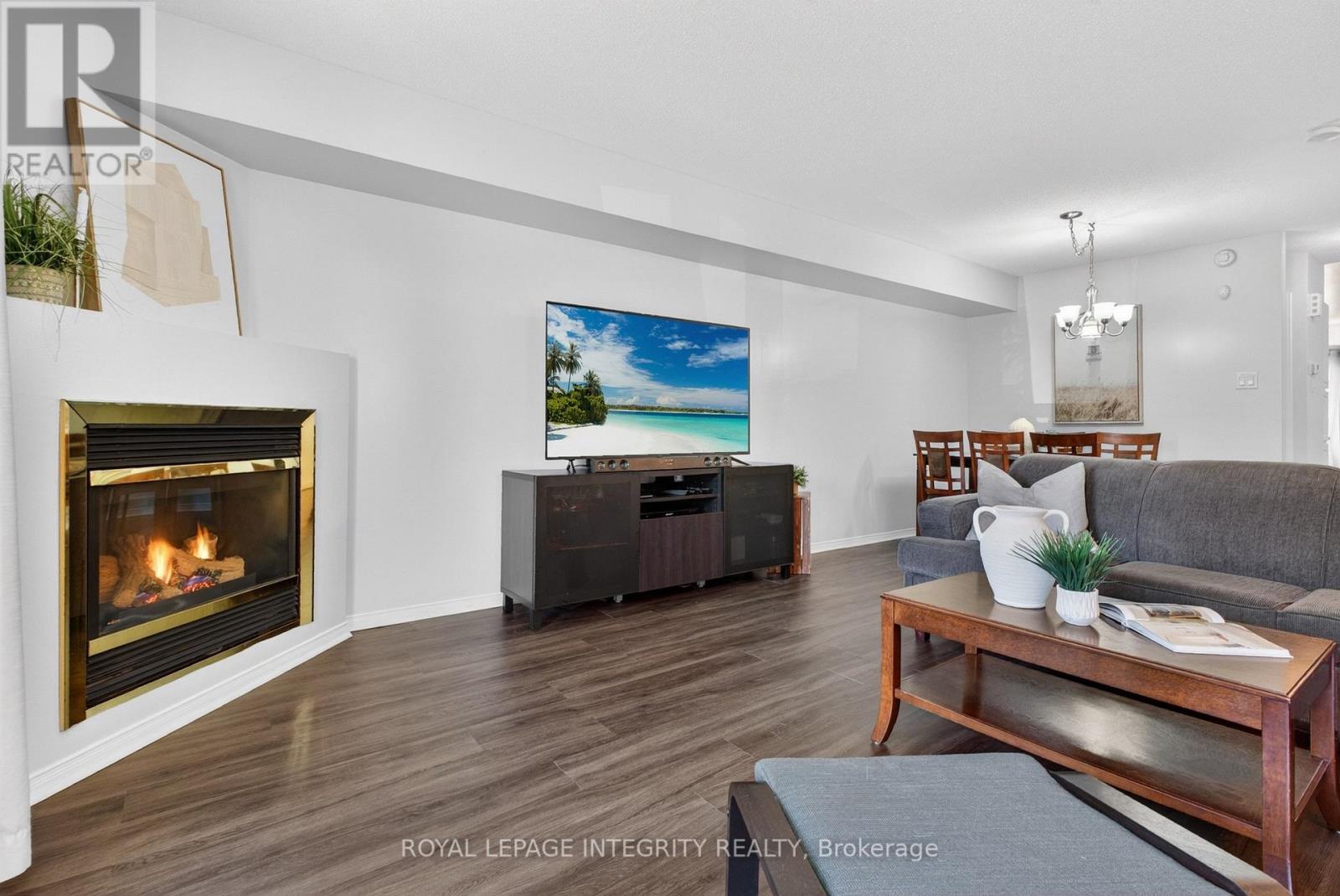 256 CRESTHAVEN DRIVE - 12