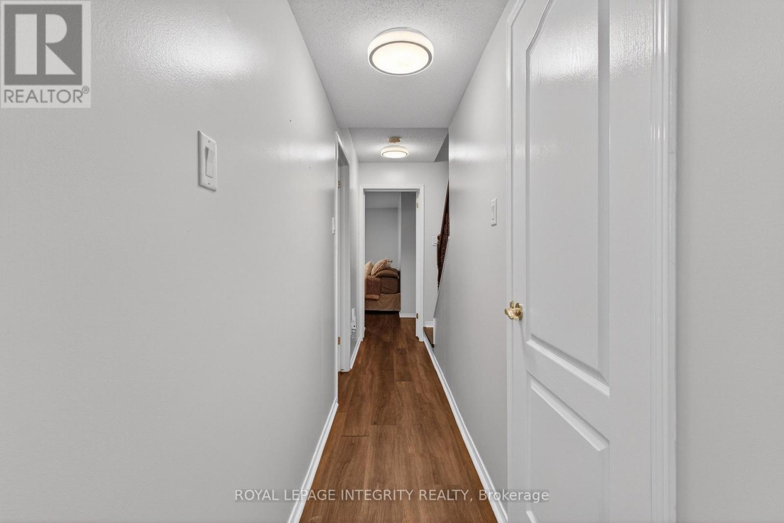 256 CRESTHAVEN DRIVE - 19