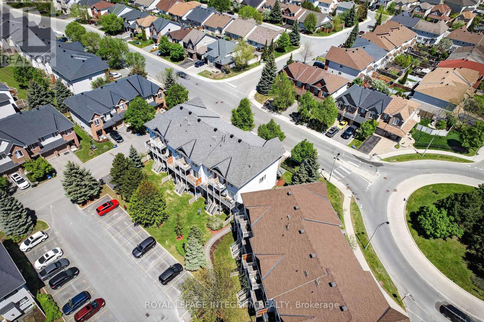 256 CRESTHAVEN DRIVE - 28