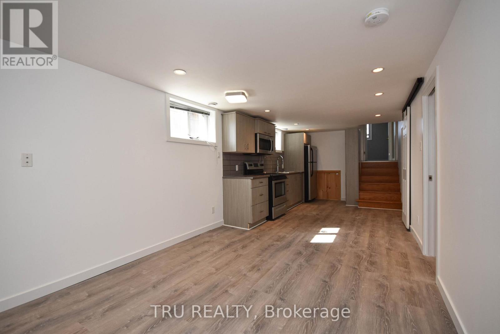 2 Bed, 1 Bath House for Rent in Ottawa – B – 1847 WALKLEY ROAD, Ottawa – MLS# X13425536 - Image 14
