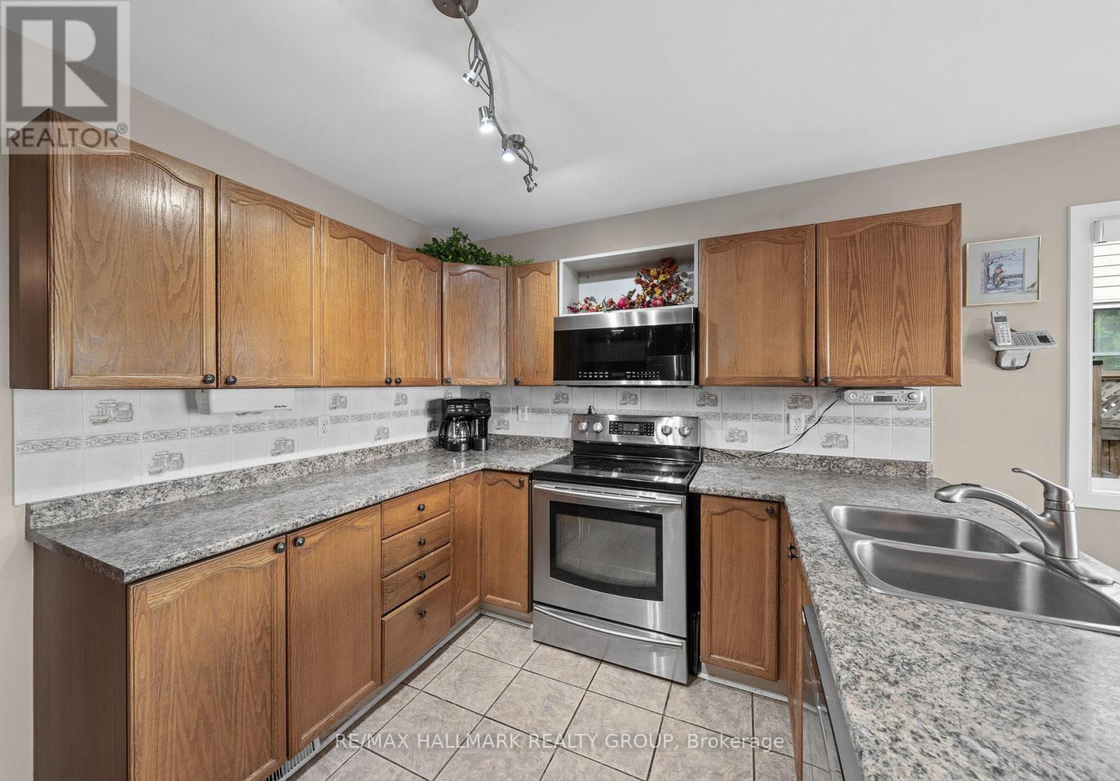 1912 DES EPINETTES AVENUE — photo 10 of 42