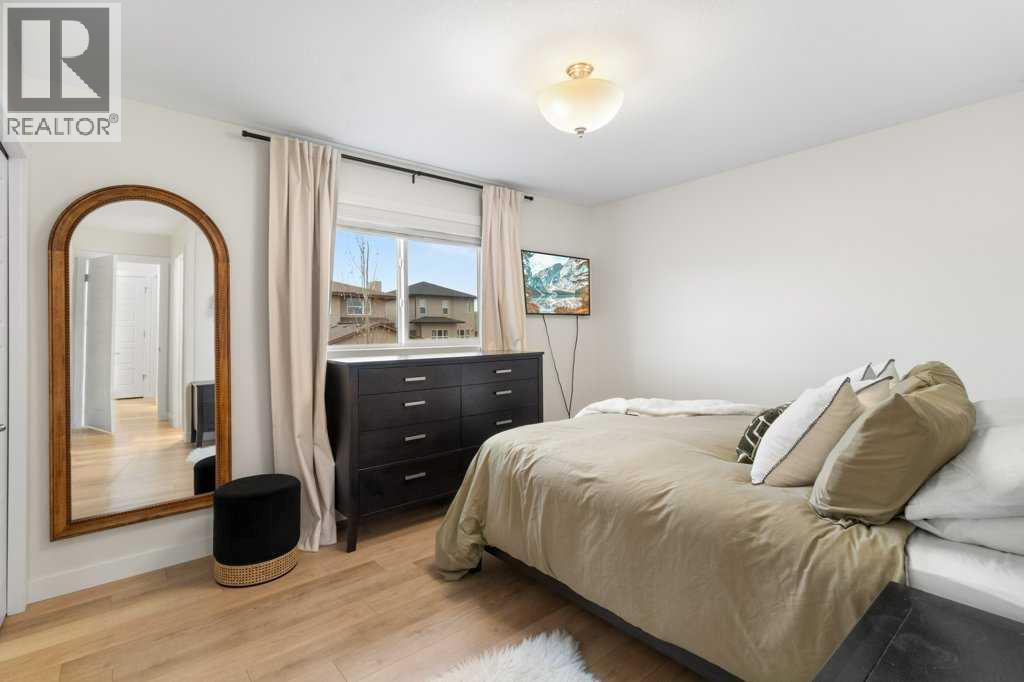 14 Village Crescent — photo 11