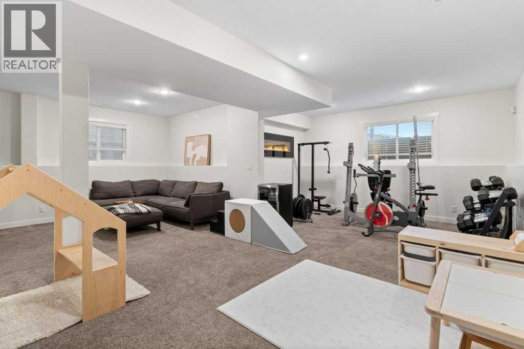 14 Village Crescent — photo 16