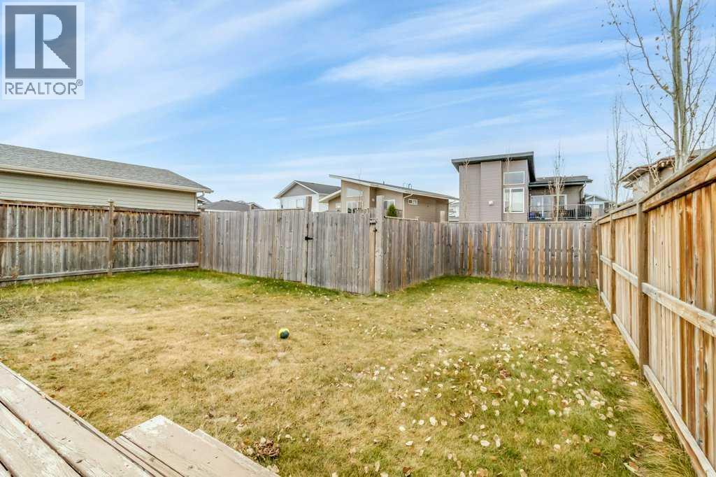 14 Village Crescent — photo 24