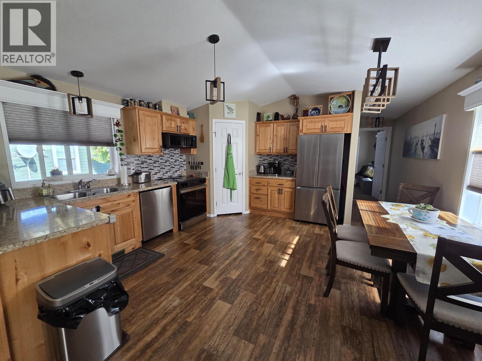 #73 3616 LARCH AVENUE - Image 2