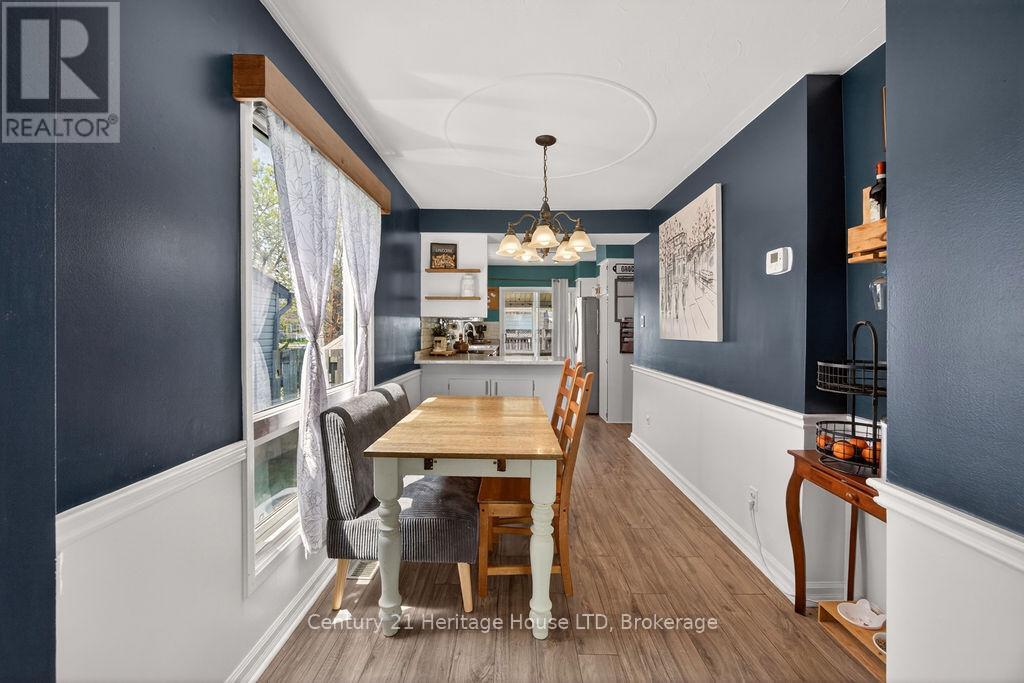 211 GRANTHAM AVENUE - 10