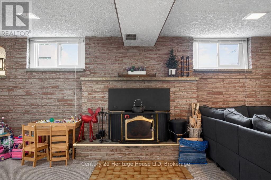 211 GRANTHAM AVENUE - 17