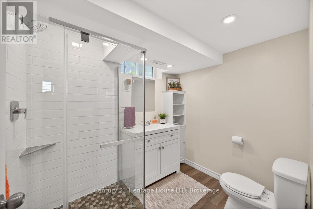 211 GRANTHAM AVENUE - 19