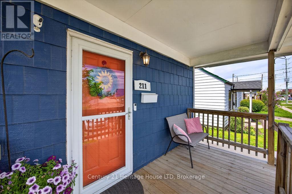 211 GRANTHAM AVENUE - 3