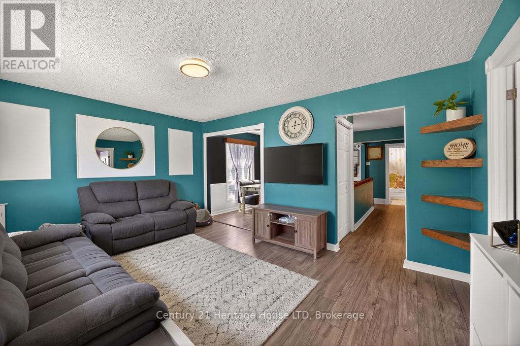 211 GRANTHAM AVENUE - 4