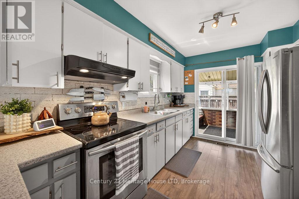 211 GRANTHAM AVENUE - 6