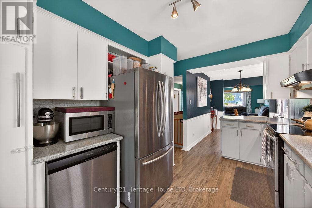 211 GRANTHAM AVENUE - 7
