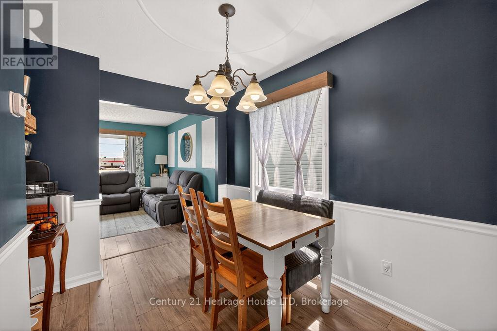 211 GRANTHAM AVENUE - 9
