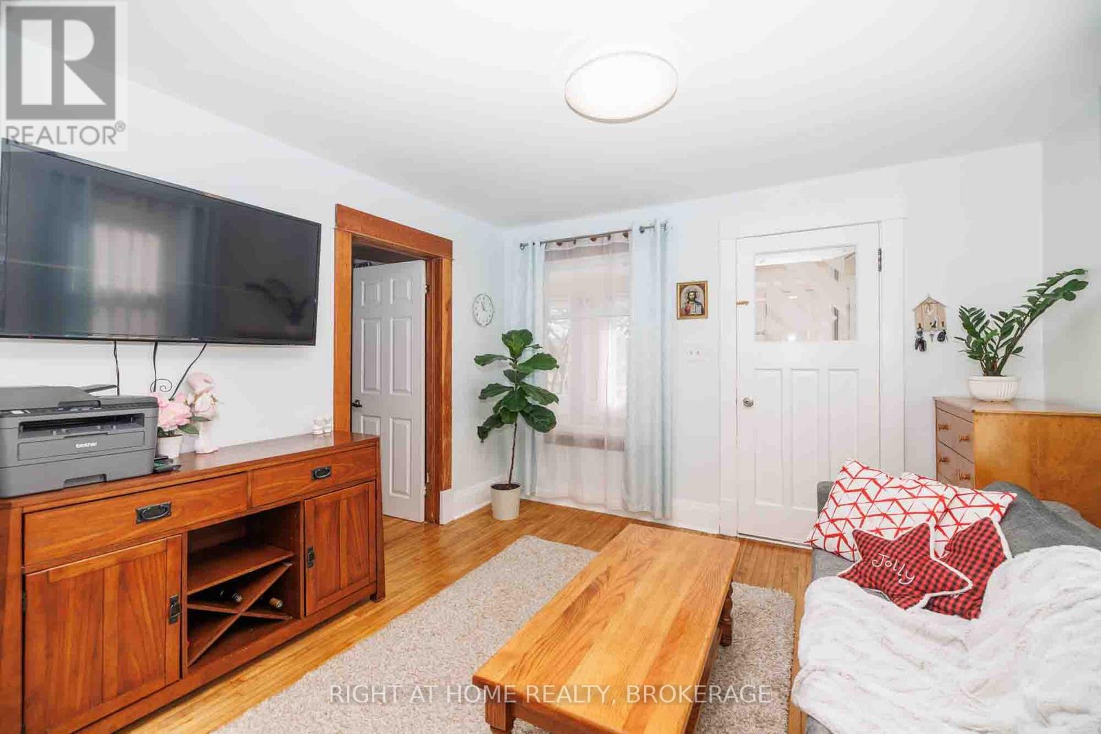 4367 HOMEWOOD AVENUE - 11