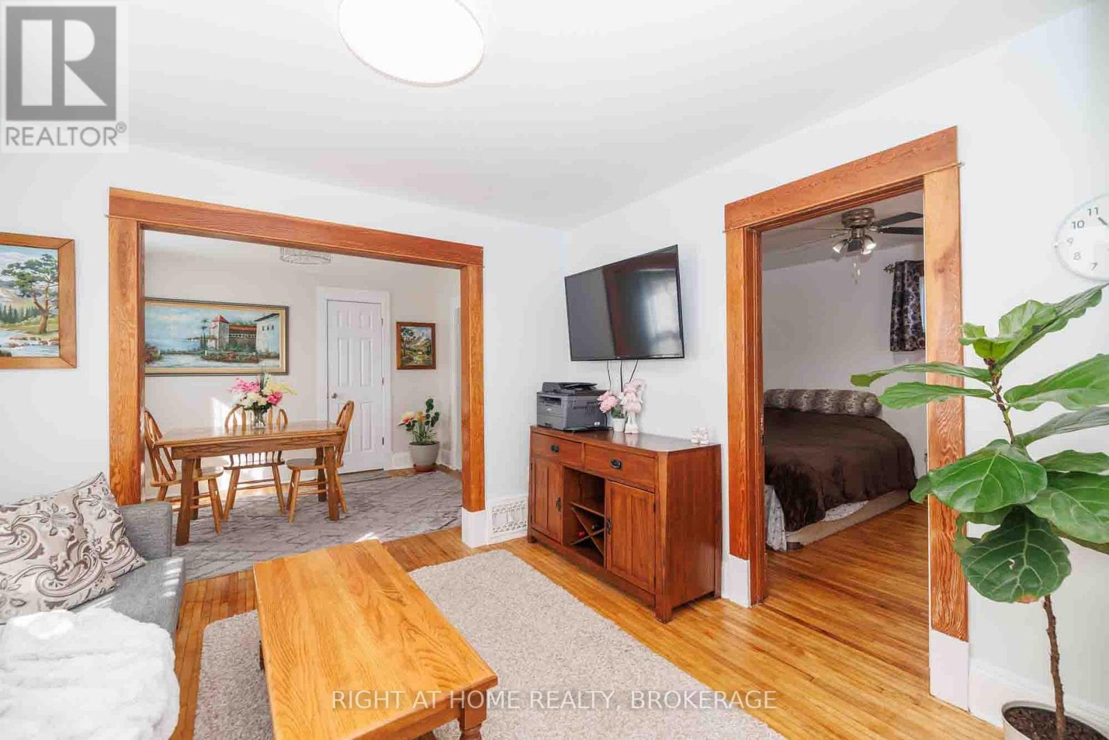 4367 HOMEWOOD AVENUE - 7