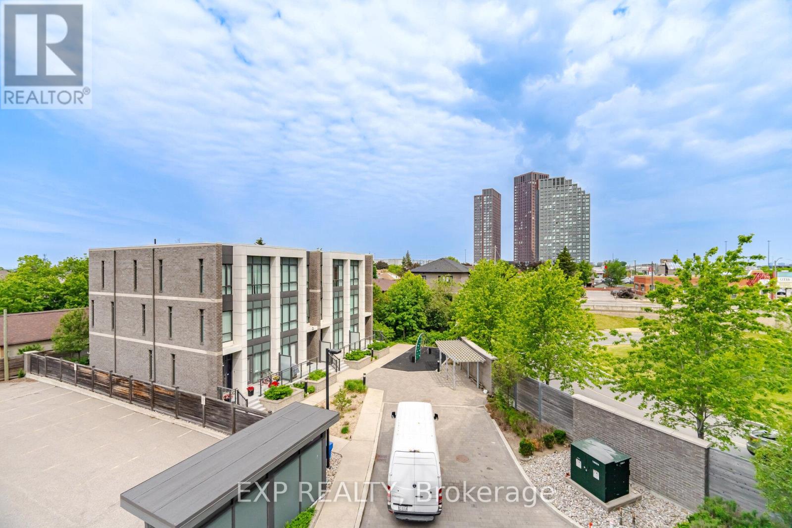 #306 16 MCADAM AVENUE - 21