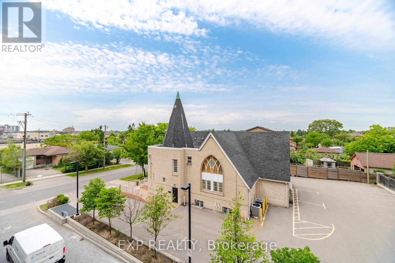 #306 16 MCADAM AVENUE - 22
