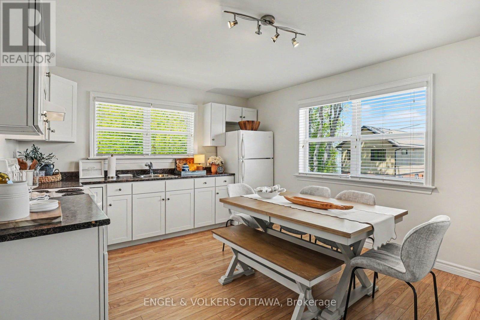 835 ARCHIBALD STREET - 44