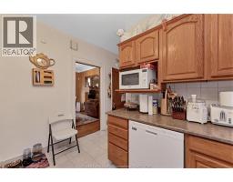 1407 Hall, Windsor, ON N8X4R5 Photo 15
