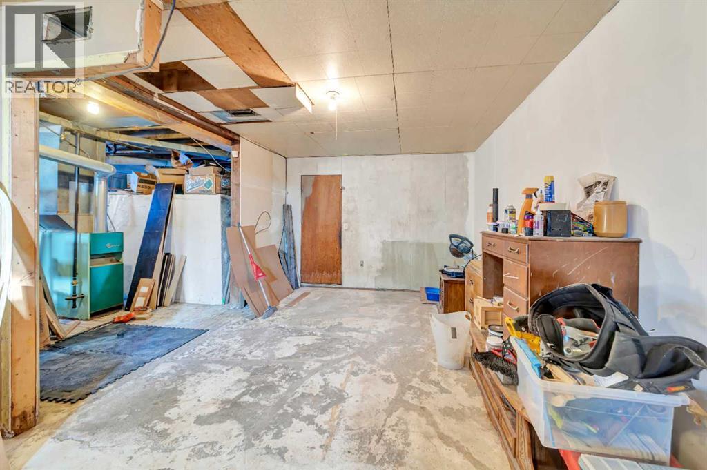 202 1 Street E - 17