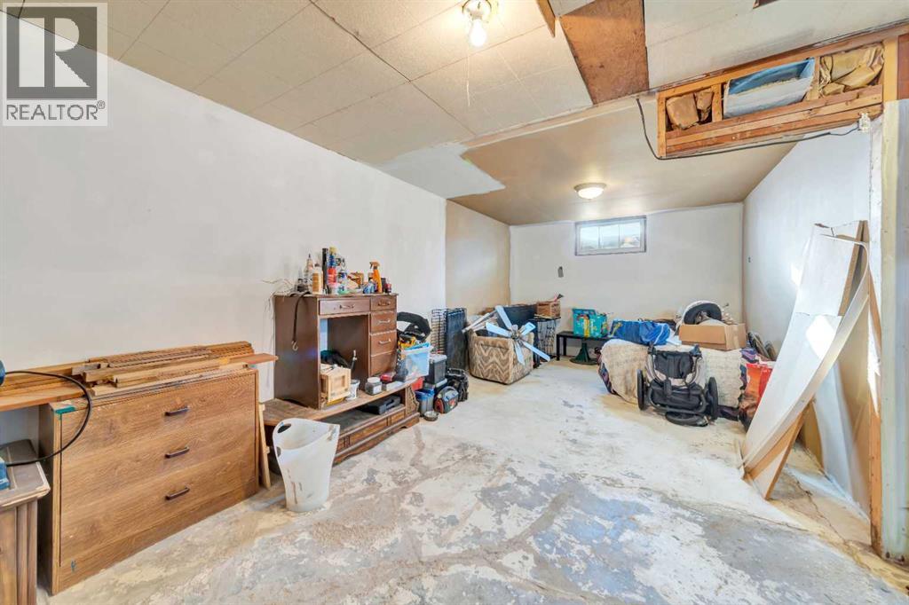 202 1 Street E - 18