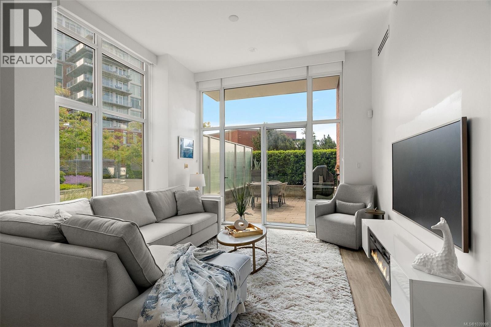 #103 70 Saghalie Rd - 10