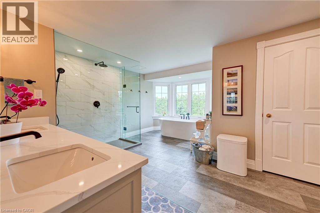 11 LORRAINE Drive - 29
