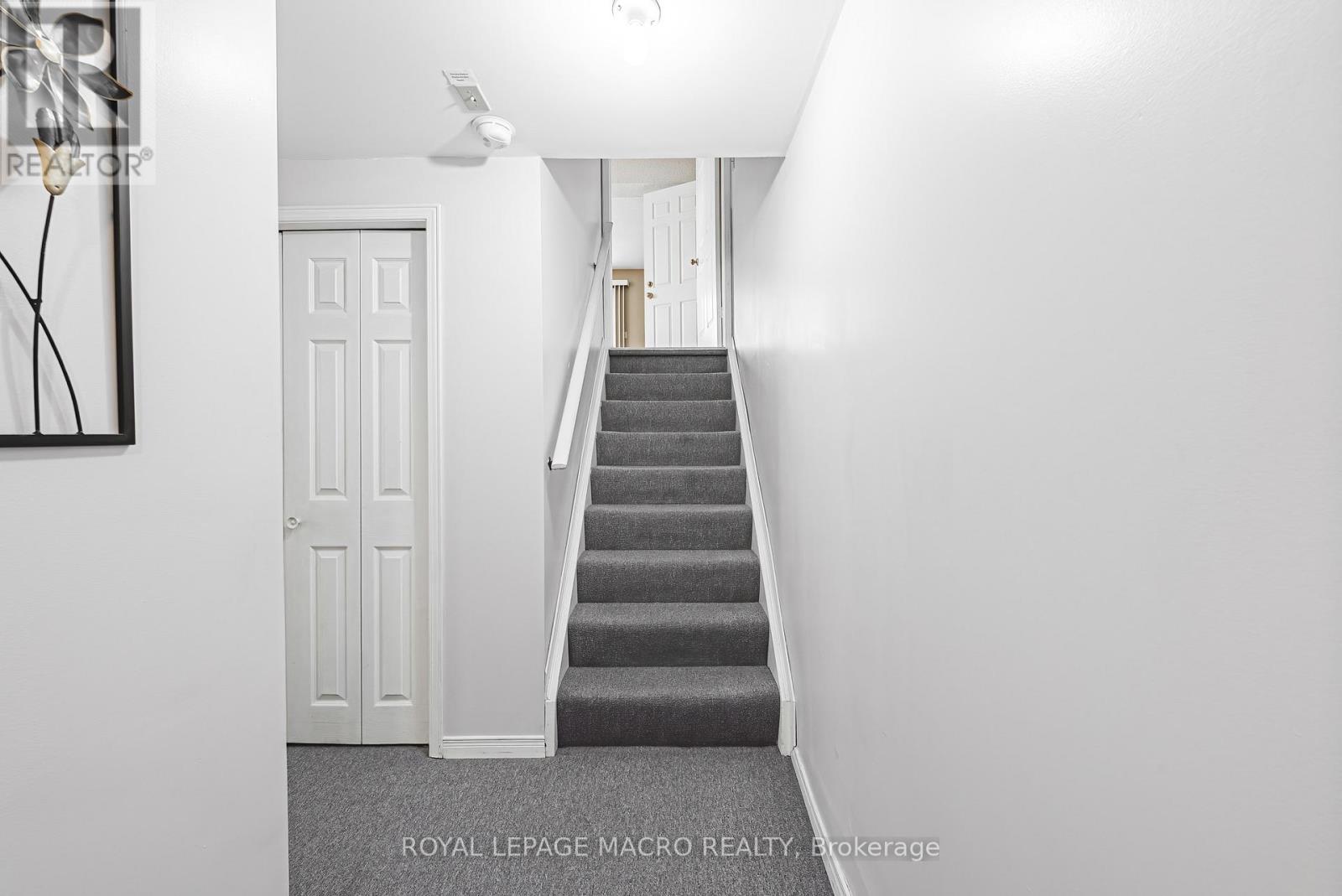 565 STONE CHURCH ROAD W - 32