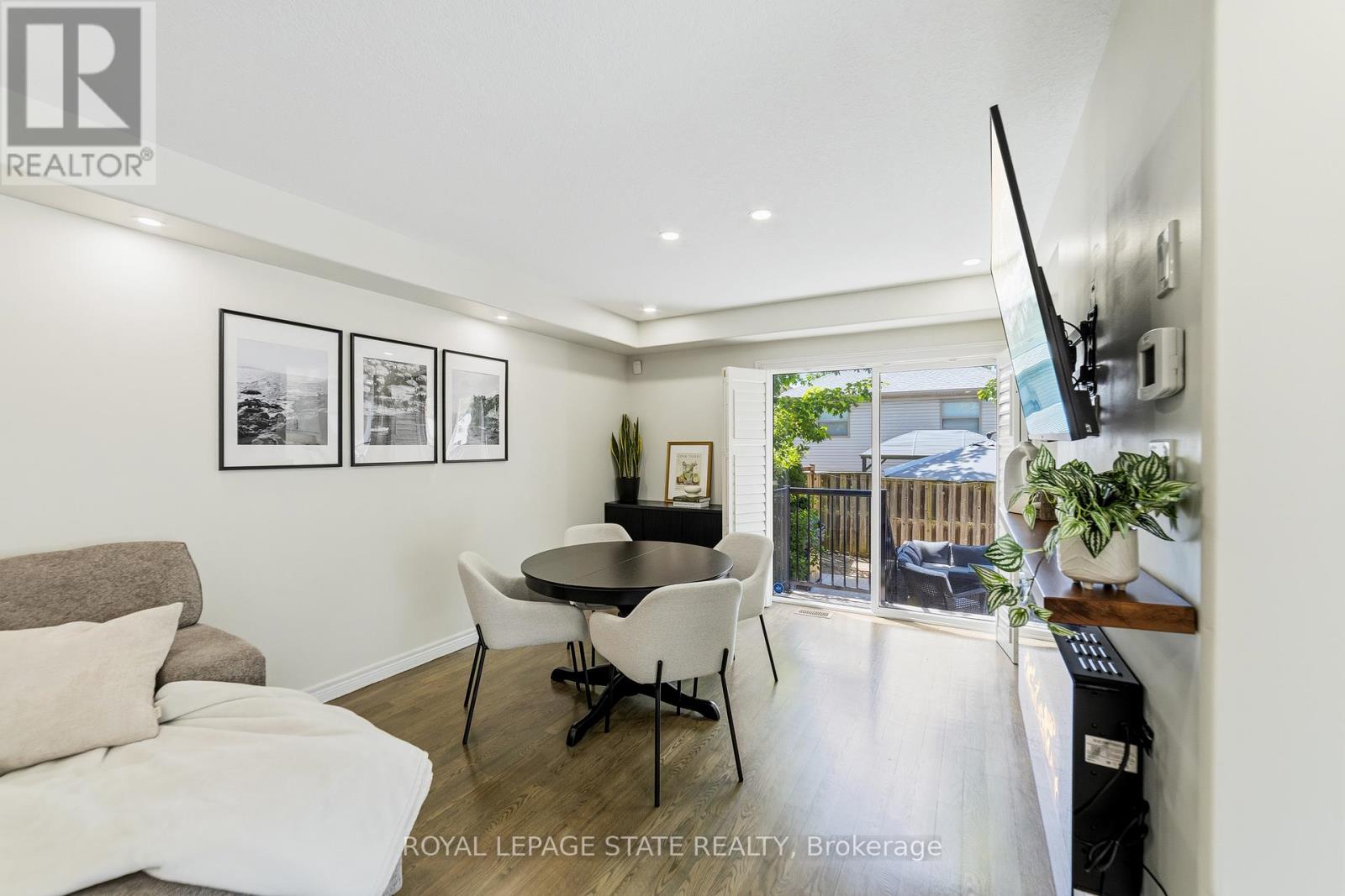 #13 242 UPPER MOUNT ALBION ROAD - 10