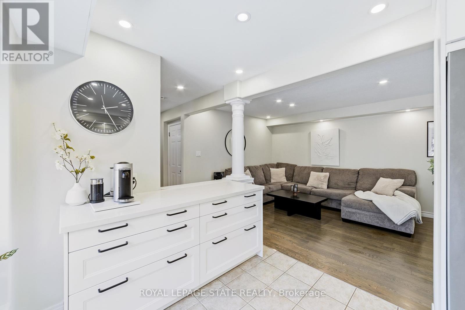 #13 242 UPPER MOUNT ALBION ROAD - 12