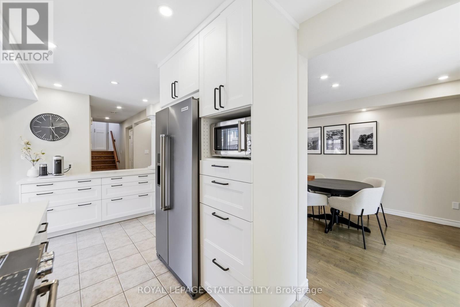 #13 242 UPPER MOUNT ALBION ROAD - 16
