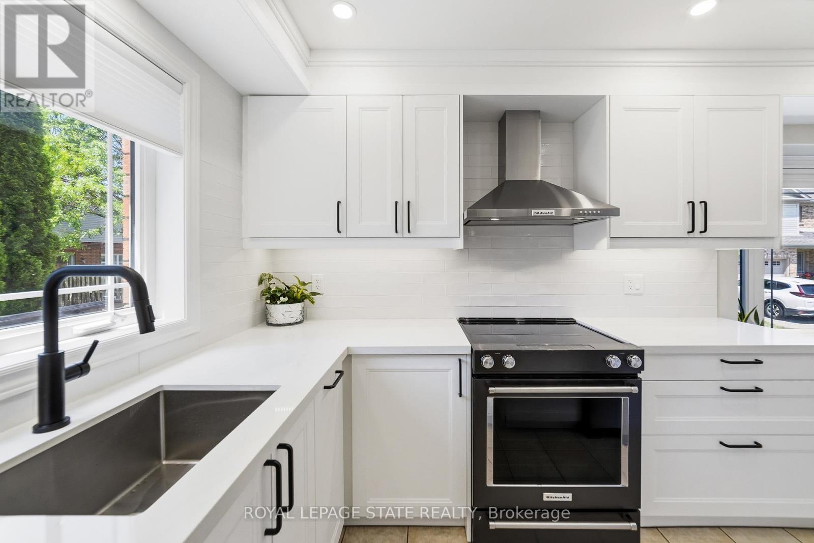 #13 242 UPPER MOUNT ALBION ROAD - 18