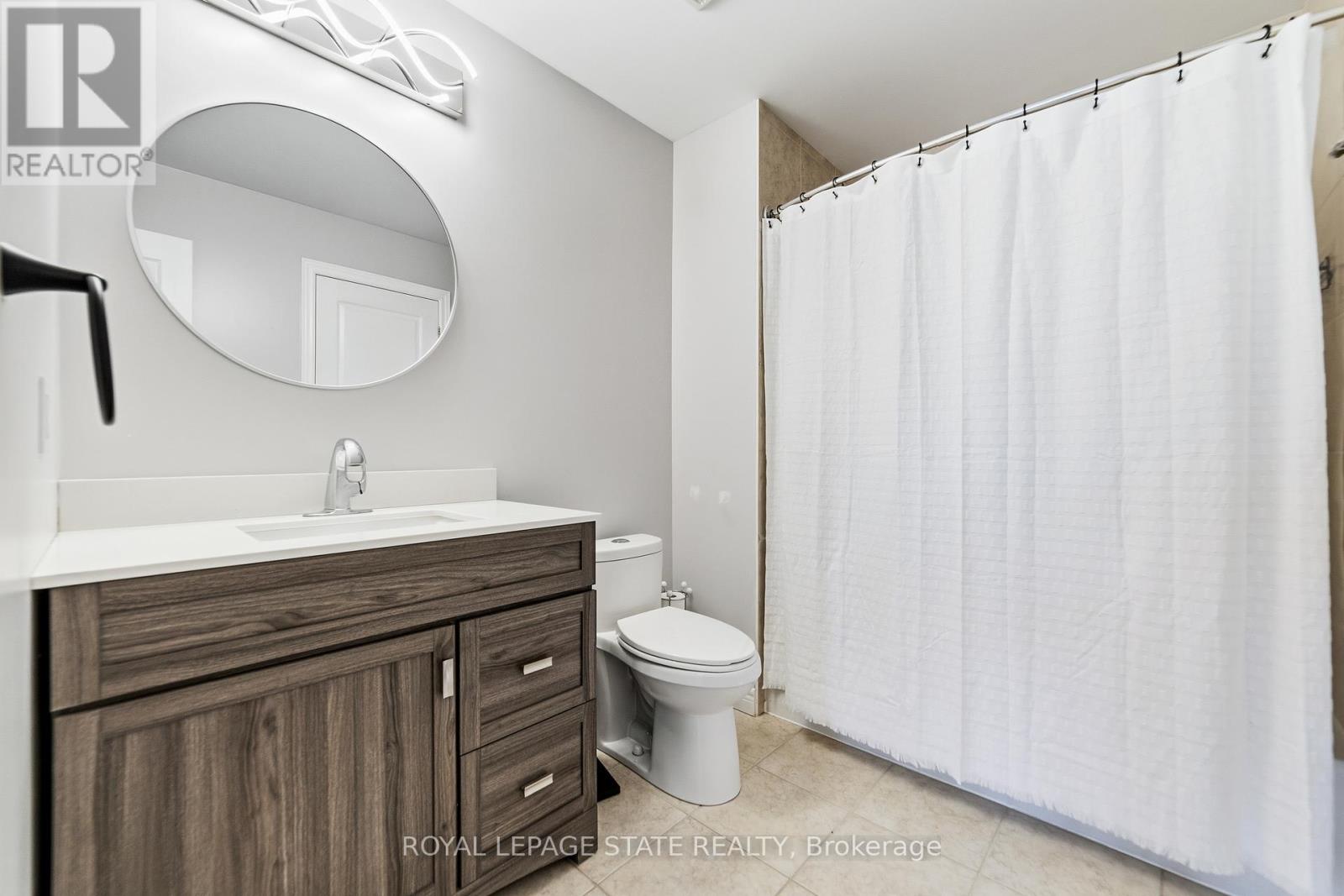 #13 242 UPPER MOUNT ALBION ROAD - 25