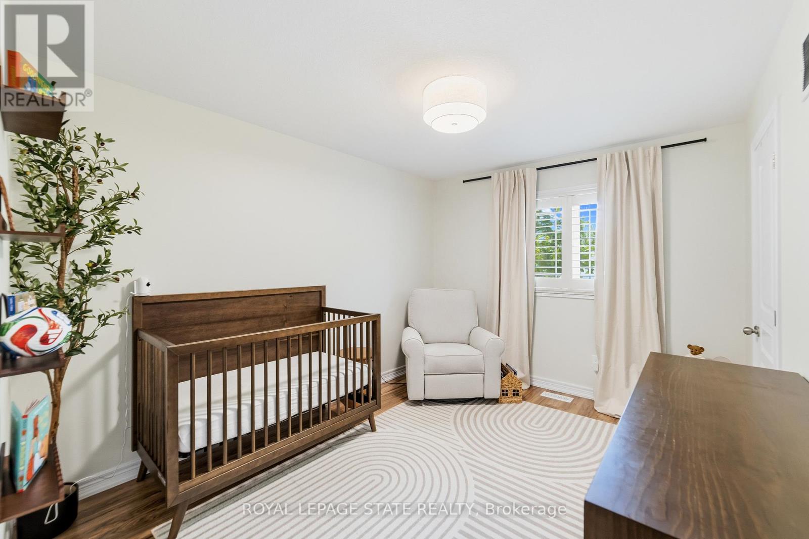 #13 242 UPPER MOUNT ALBION ROAD - 27