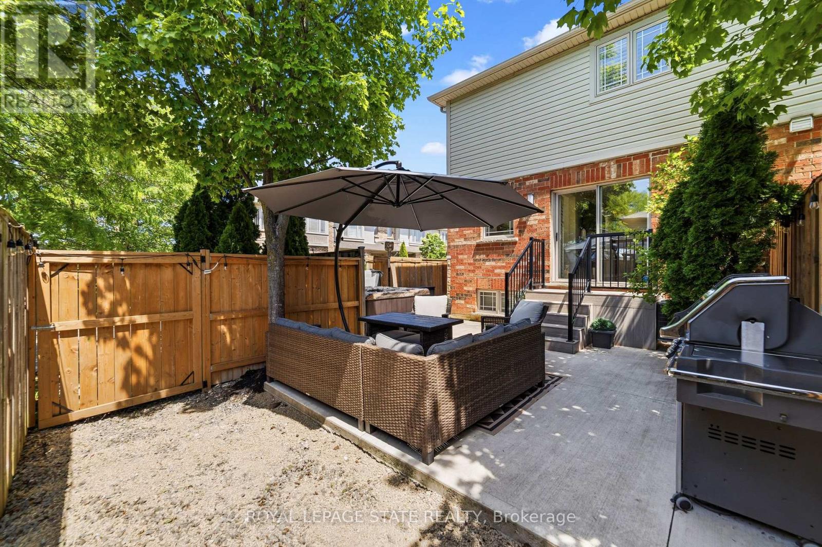 #13 242 UPPER MOUNT ALBION ROAD - 34