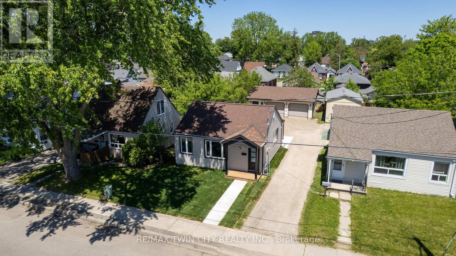 59 SALISBURY AVENUE - 30