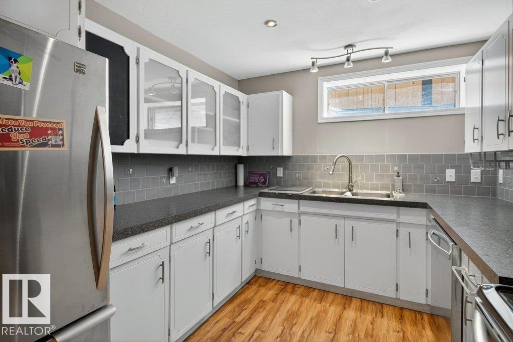 56 DARTMOUTH CR — photo 29