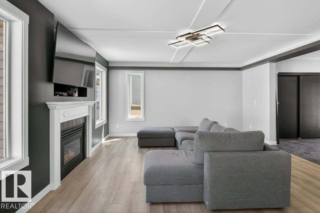 56 DARTMOUTH CR — photo 7