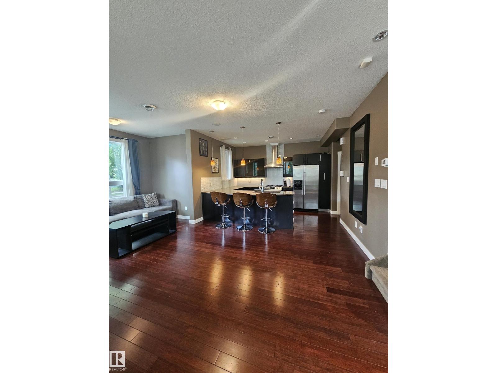 8306 108 ST NW - 23