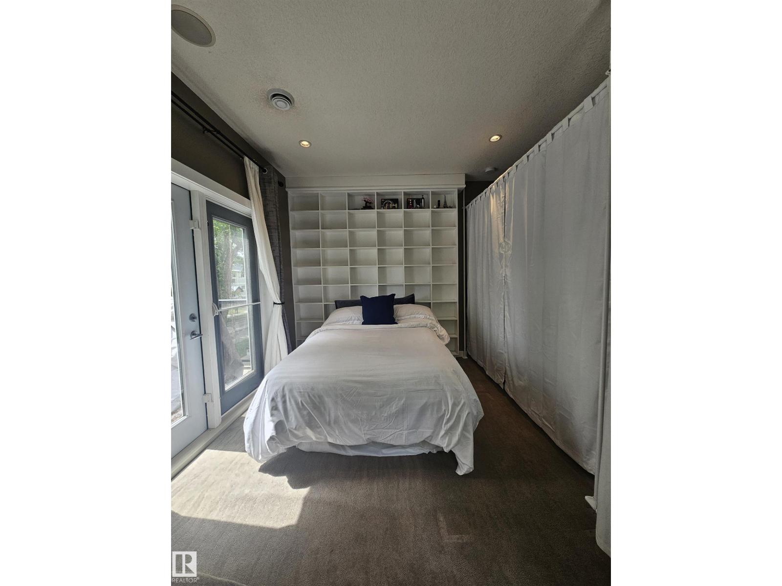 8306 108 ST NW - 46