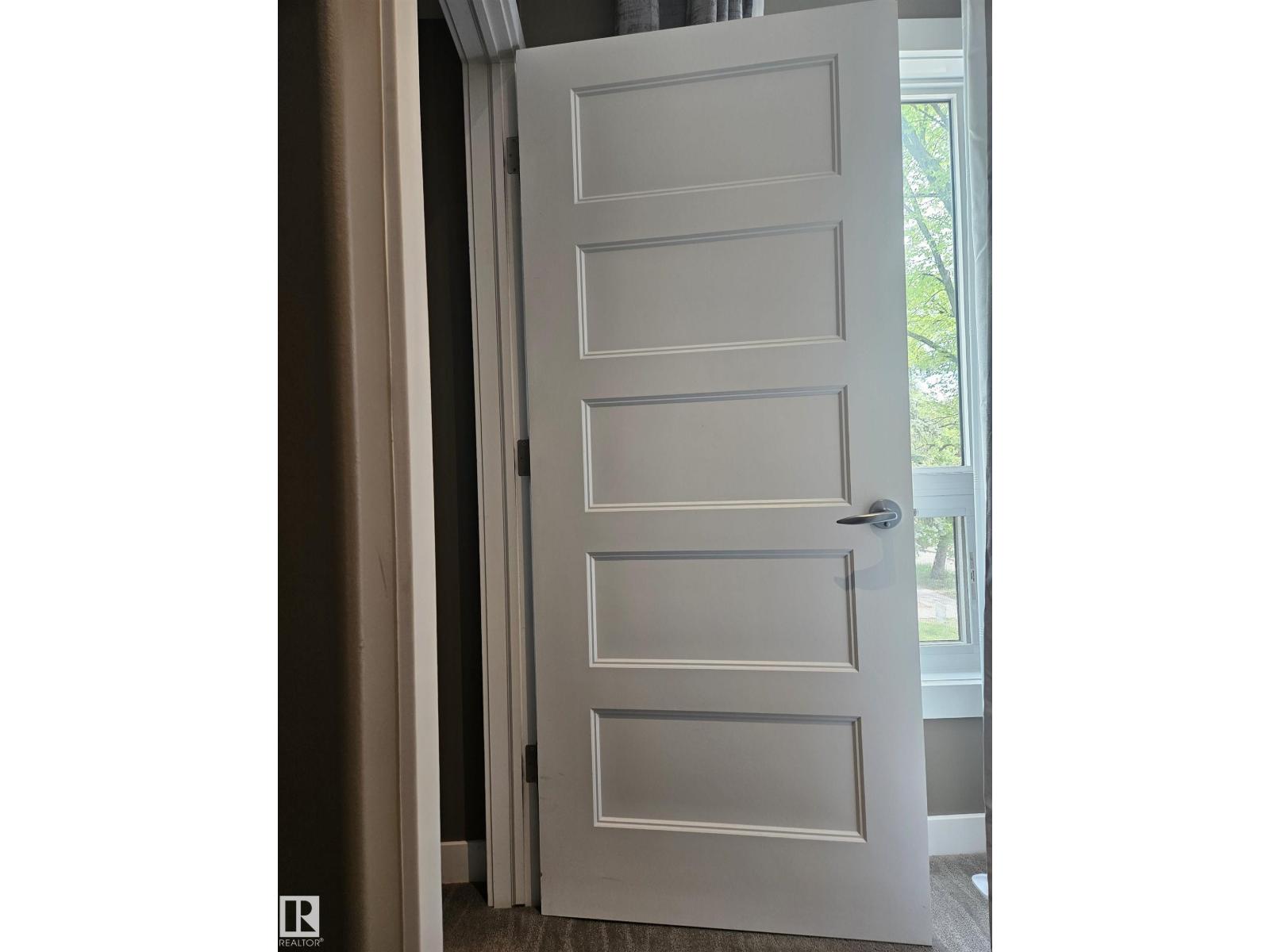 8306 108 ST NW - 52