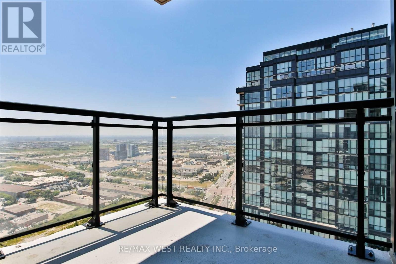 #3203 2900 HIGHWAY 7 - 32