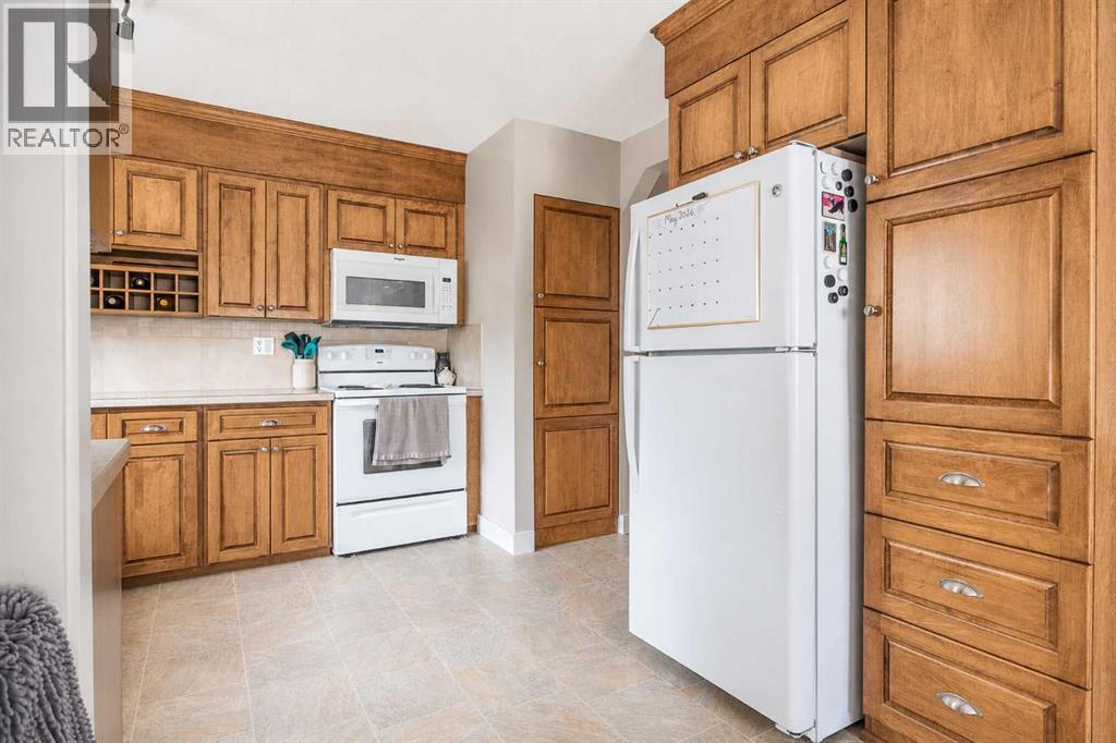 56 Chinook Crescent W — photo 11