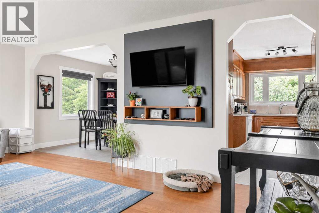56 Chinook Crescent W - photo 2