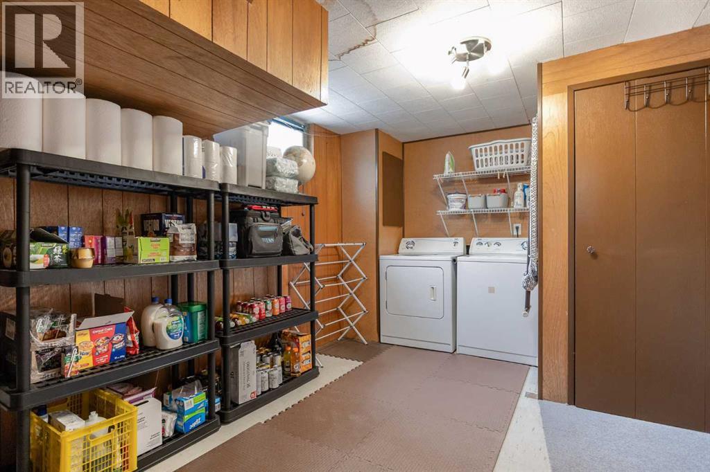 56 Chinook Crescent W — photo 28