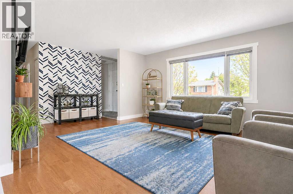 56 Chinook Crescent W — photo 8