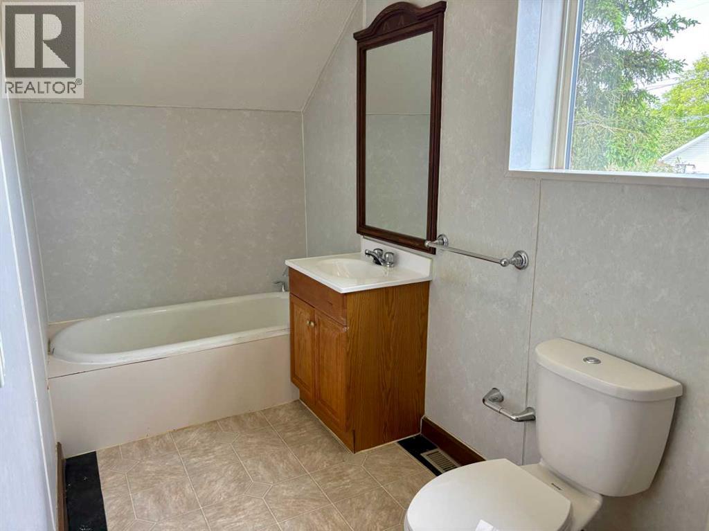 5028 48 Street — photo 30
